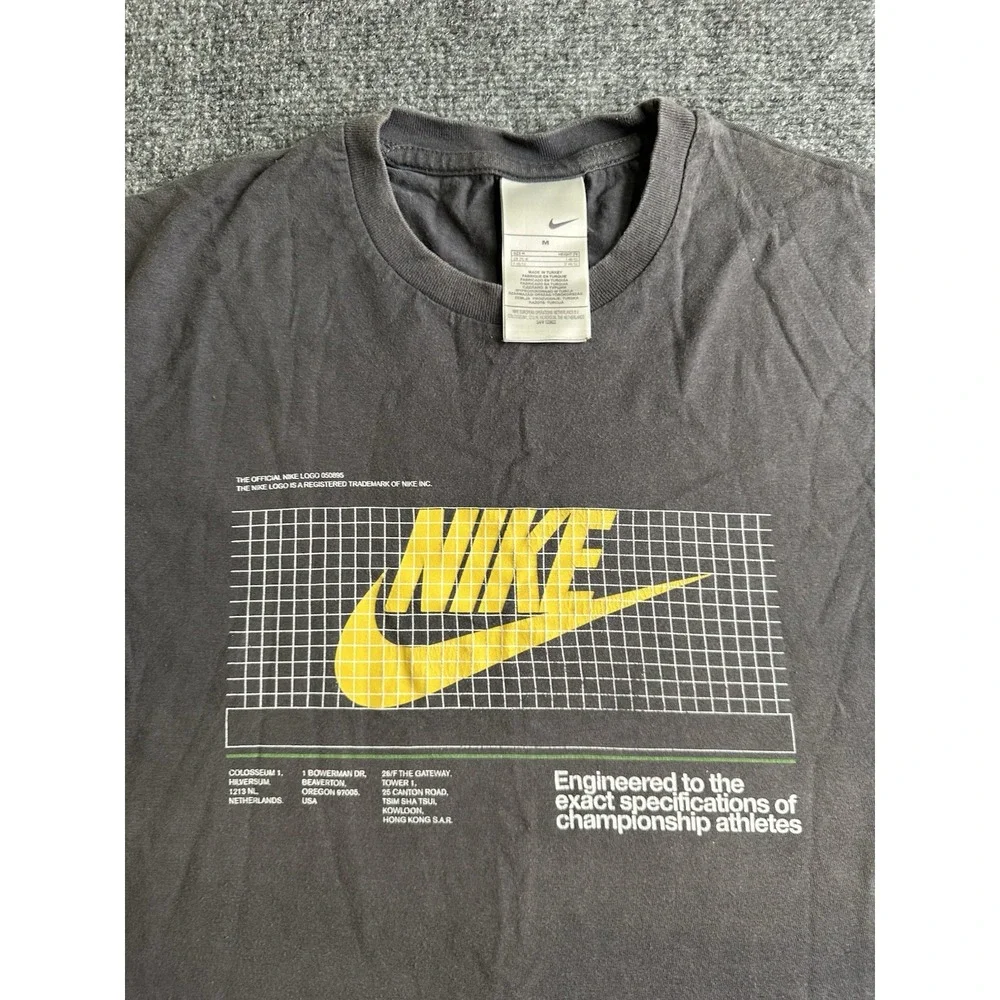Mens Nike Graphic Logo T Shirt Gray Engineered Print, Size M